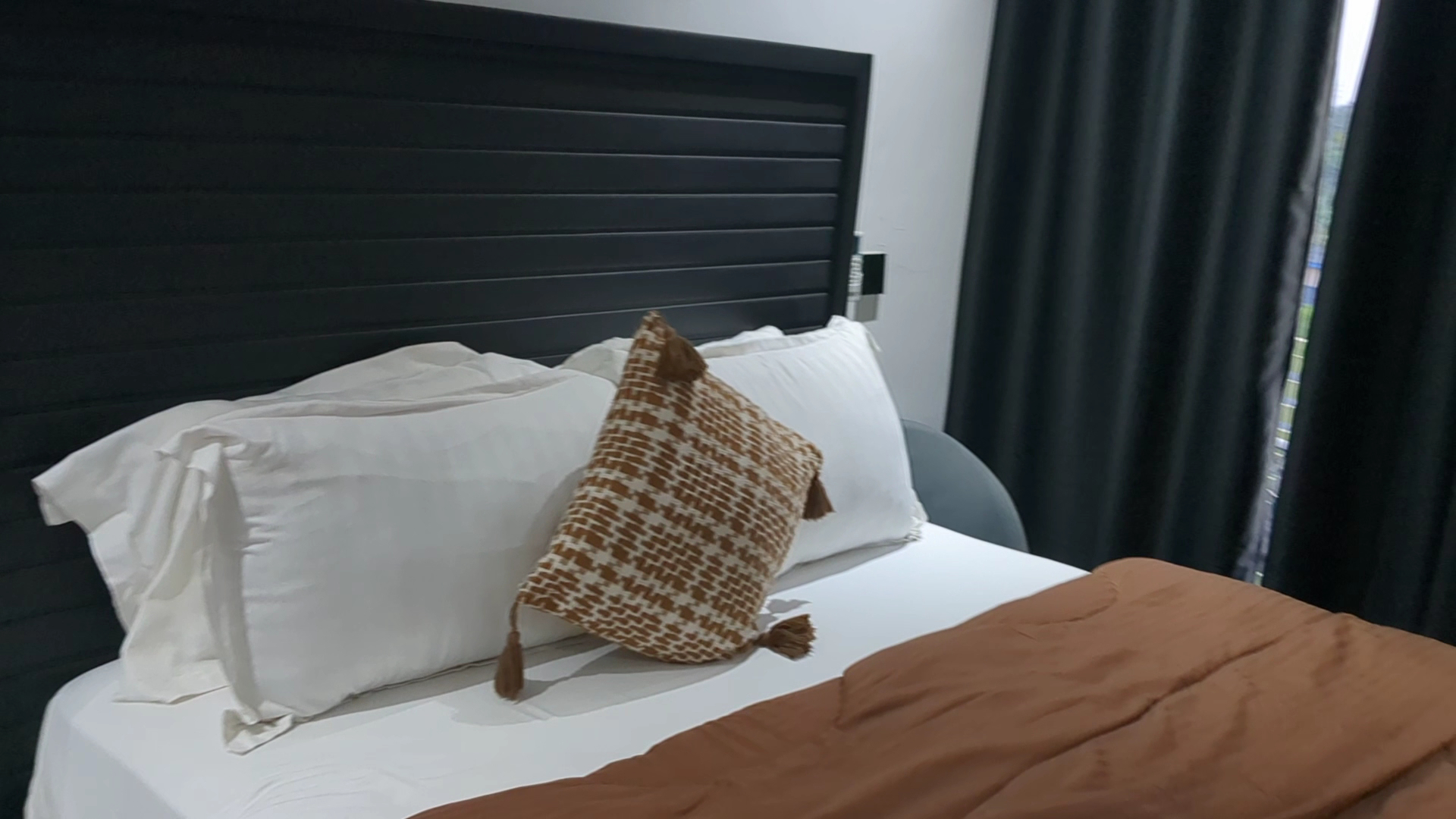 Yaven Heights room