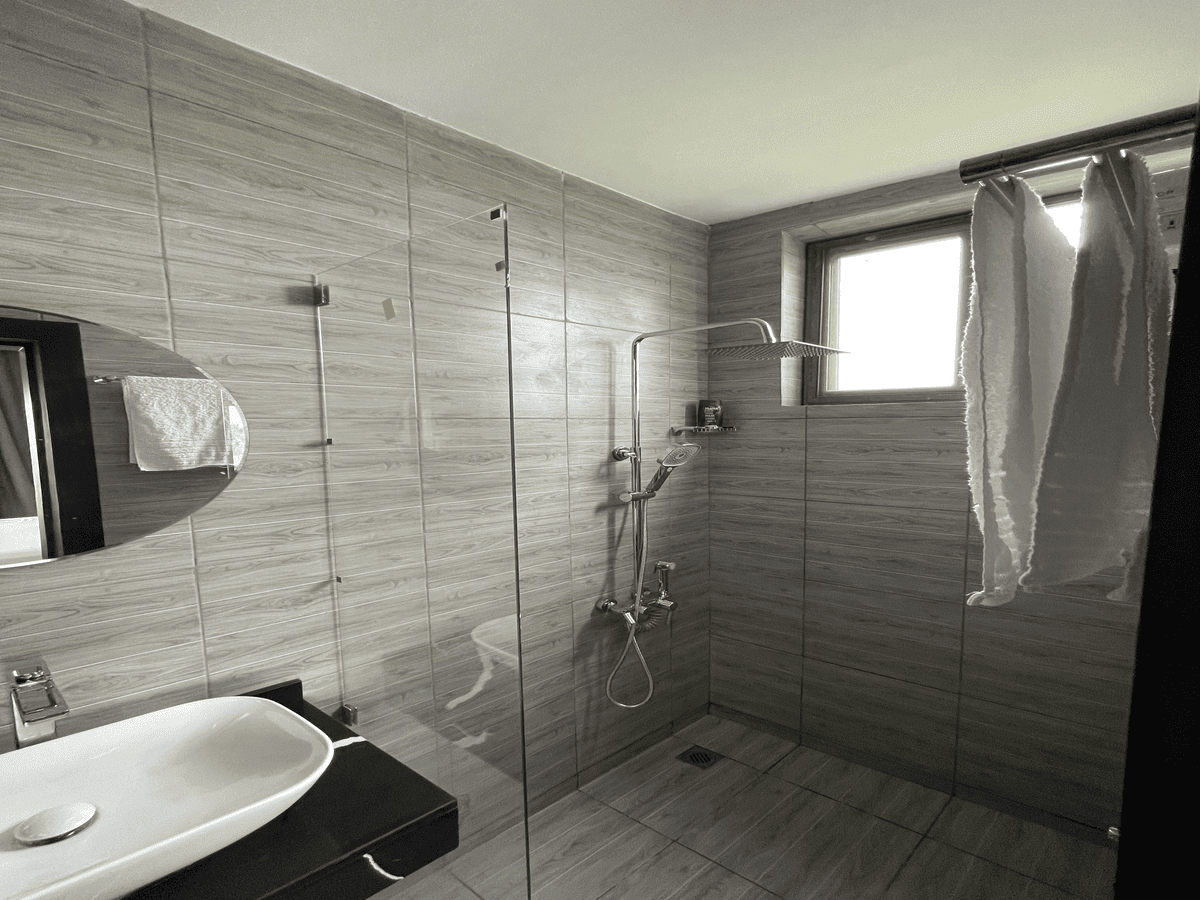 Yaven Heights interior
